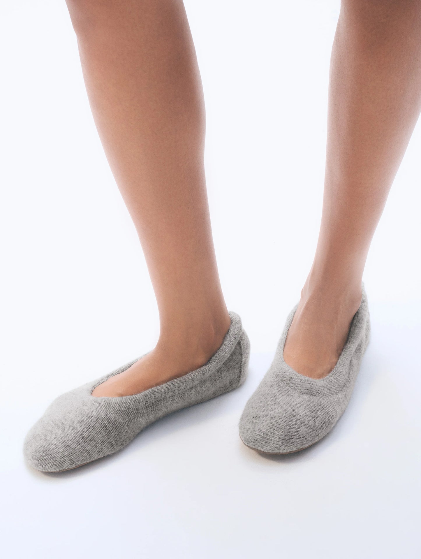 WHITE & WARREN Grey Heather Cashmere Ballet Slipper