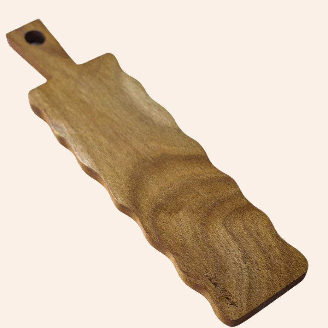 STUDIO BADGE Wavy Walnut Board
