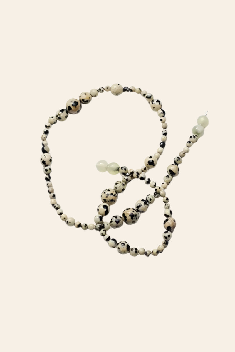 MUSSELS AND MUSCLES Dalmatian Glyzinia Necklace